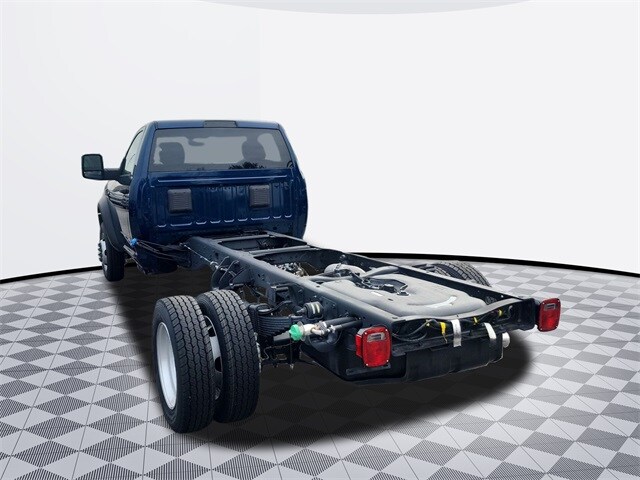 2024 Ram 5500 Tradesman SLT photo 3