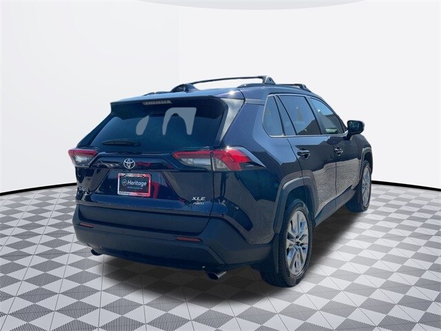 2021 Toyota RAV4 XLE Premium photo 2