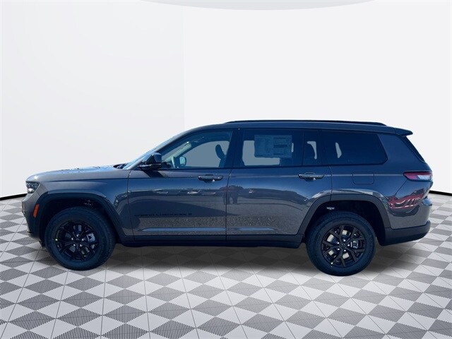 2025 Jeep Grand Cherokee Laredo Sport photo 2