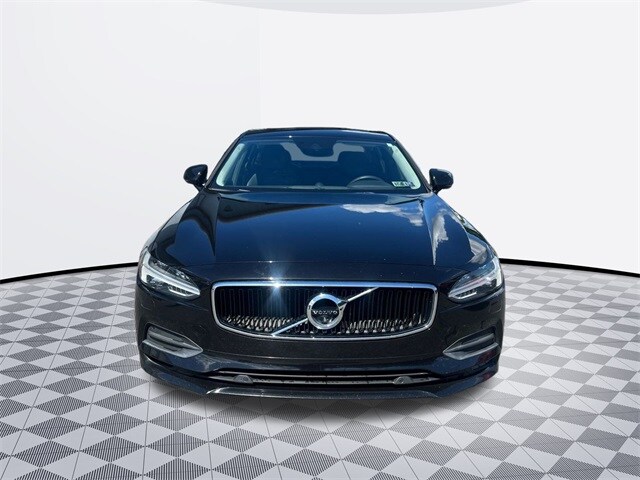 2018 Volvo S90 T6 Momentum photo 2