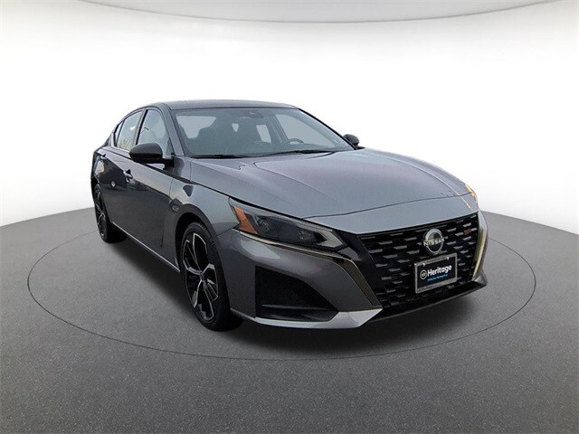 2023 Nissan Altima 2.5 SR photo 3