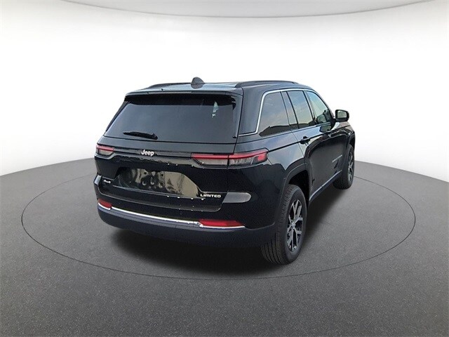 2025 Jeep Grand Cherokee Limited photo 3