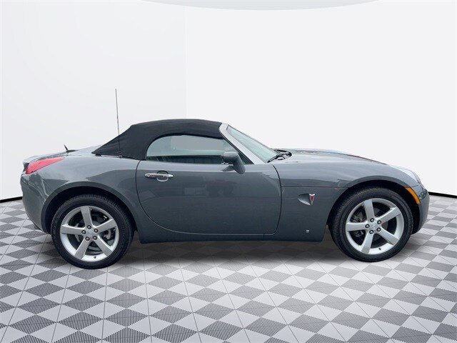 2008 Pontiac Solstice Base Convertible photo 3