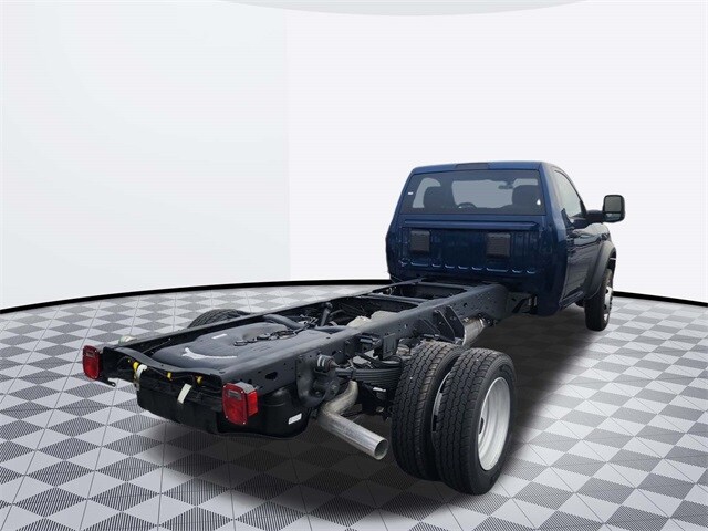 2024 Ram 5500 Tradesman SLT photo 4