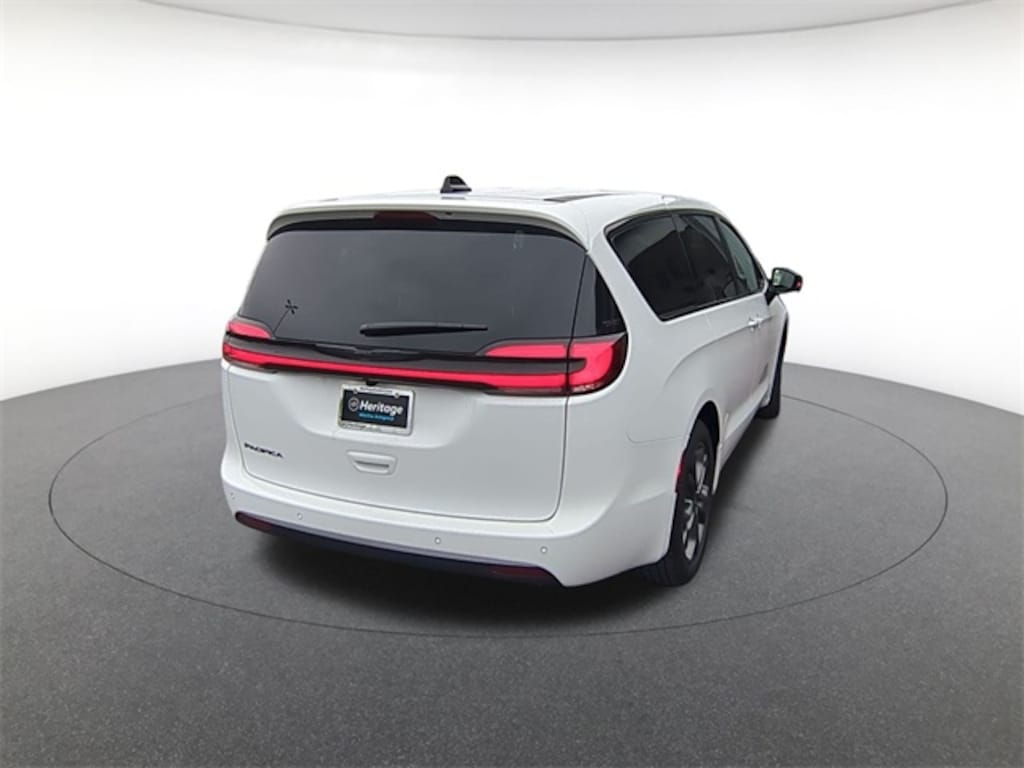 New 2026 Chrysler Pacifica Select Passenger Van