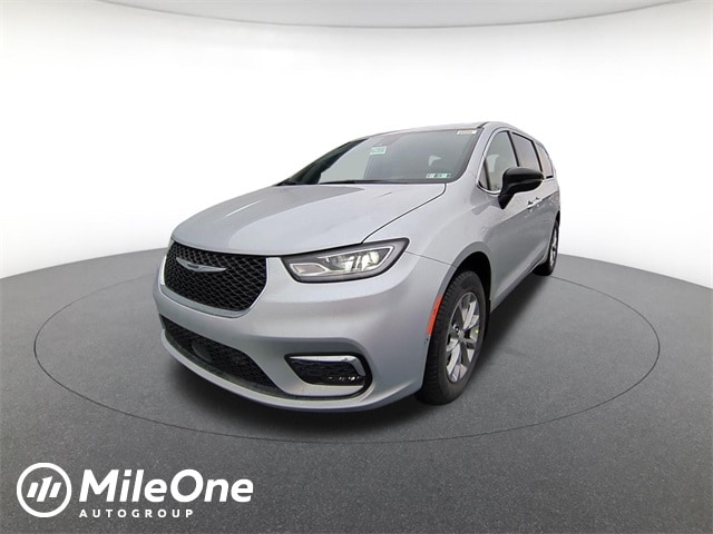 2026 Chrysler Pacifica Limited's photo