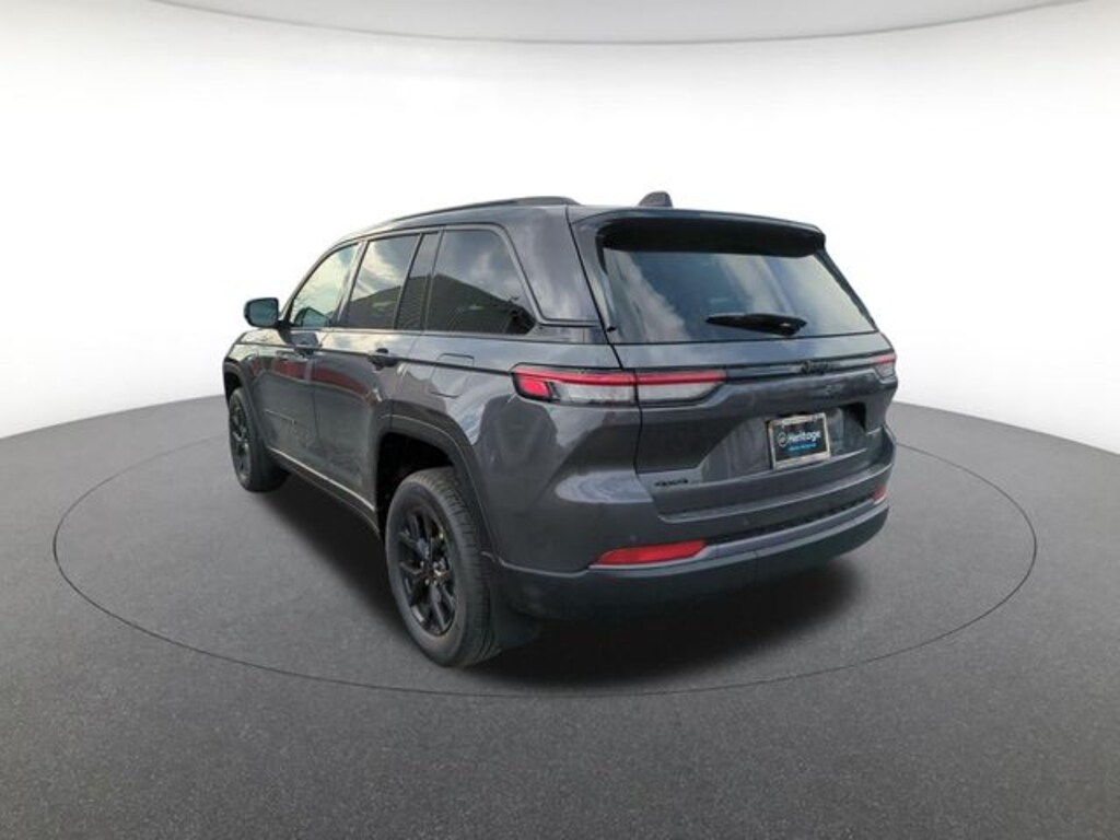 New 2026 Jeep Grand Cherokee Laredo Altitude Sport Utility