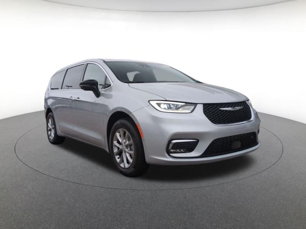 New 2026 Chrysler Pacifica LIMITED AWD Passenger Van