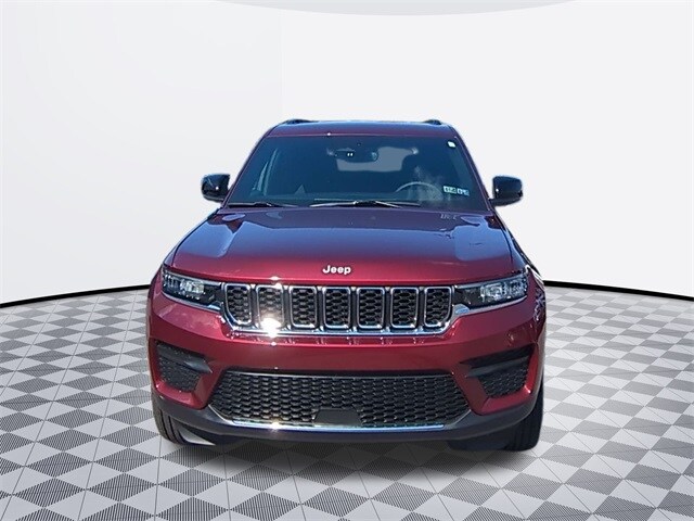 2024 Jeep Grand Cherokee Laredo photo 2