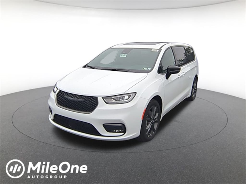 New 2026 Chrysler Pacifica Select Passenger Van