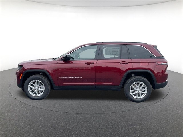 2025 Jeep Grand Cherokee Laredo photo 2