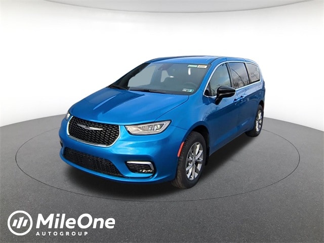 2026 Chrysler Pacifica Select's photo