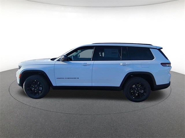 2025 Jeep Grand Cherokee Laredo photo 2