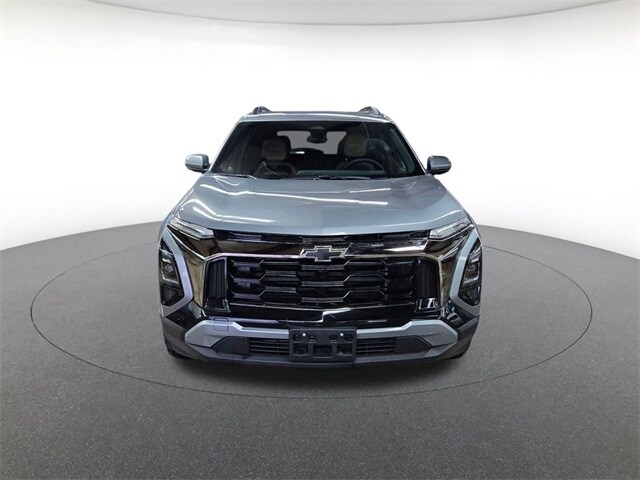 2025 Chevrolet Equinox ACTIV photo 2