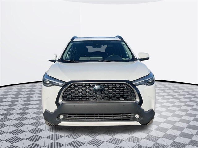 2022 Toyota Corolla Cross XLE photo 2