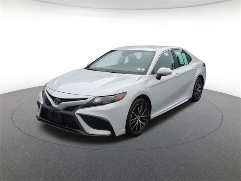 Used 2023 Toyota Camry SE Sedan