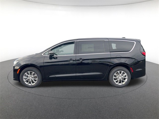 2026 Chrysler Pacifica photo 2
