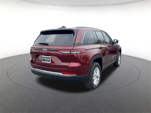 2025 Jeep Grand Cherokee Laredo photo 4