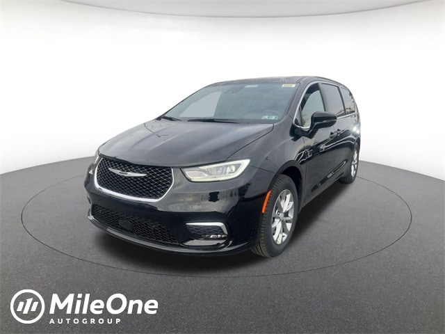 2026 Chrysler Pacifica Limited's photo