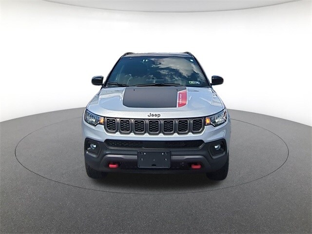 2024 Jeep Compass Trailhawk photo 2