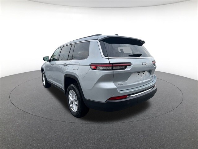 2025 Jeep Grand Cherokee Laredo Sport photo 3