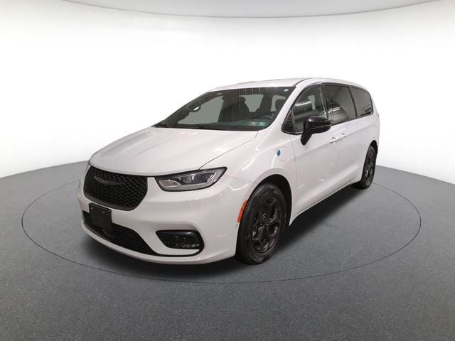 2024 Chrysler Pacifica PHEV Select