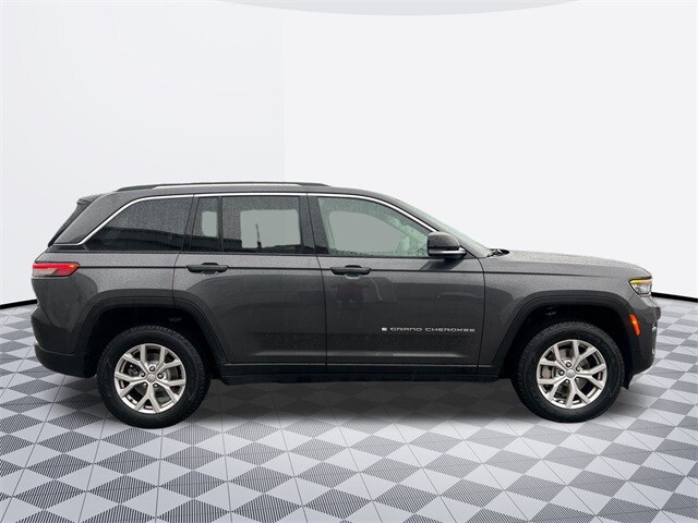 2022 Jeep Grand Cherokee Limited photo 4