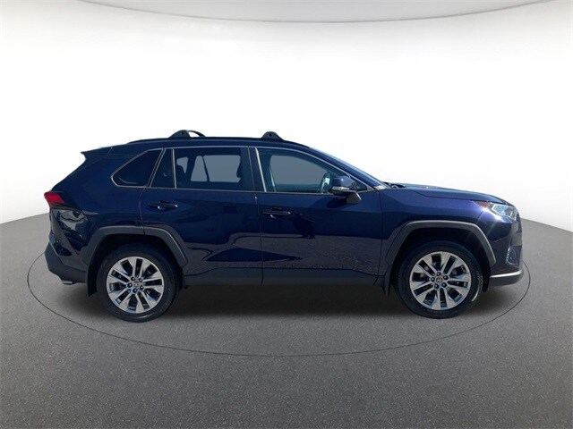 2021 Toyota RAV4 XLE Premium photo 2