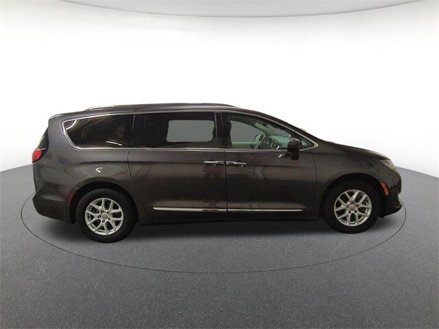 2020 Chrysler Pacifica Touring L photo 4