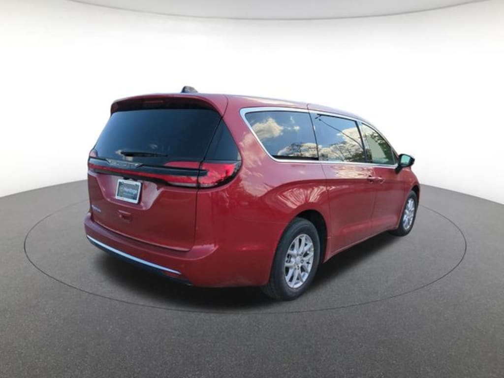 New 2027 Chrysler Pacifica Select Passenger Van