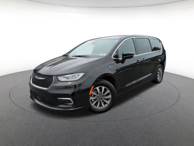 2025 Chrysler Pacifica Hybrid Select PHEV's photo