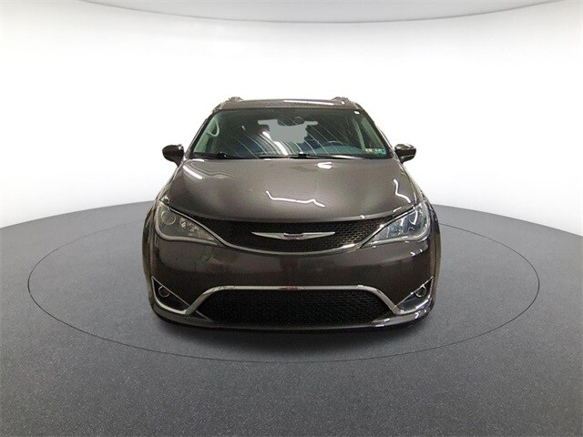 2020 Chrysler Pacifica Touring L photo 2
