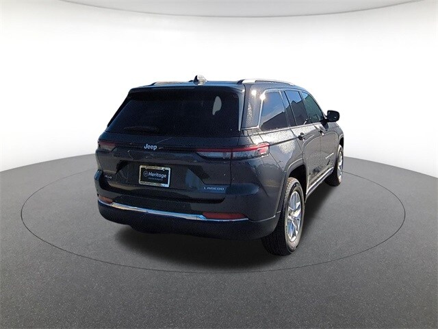 2025 Jeep Grand Cherokee Laredo photo 4