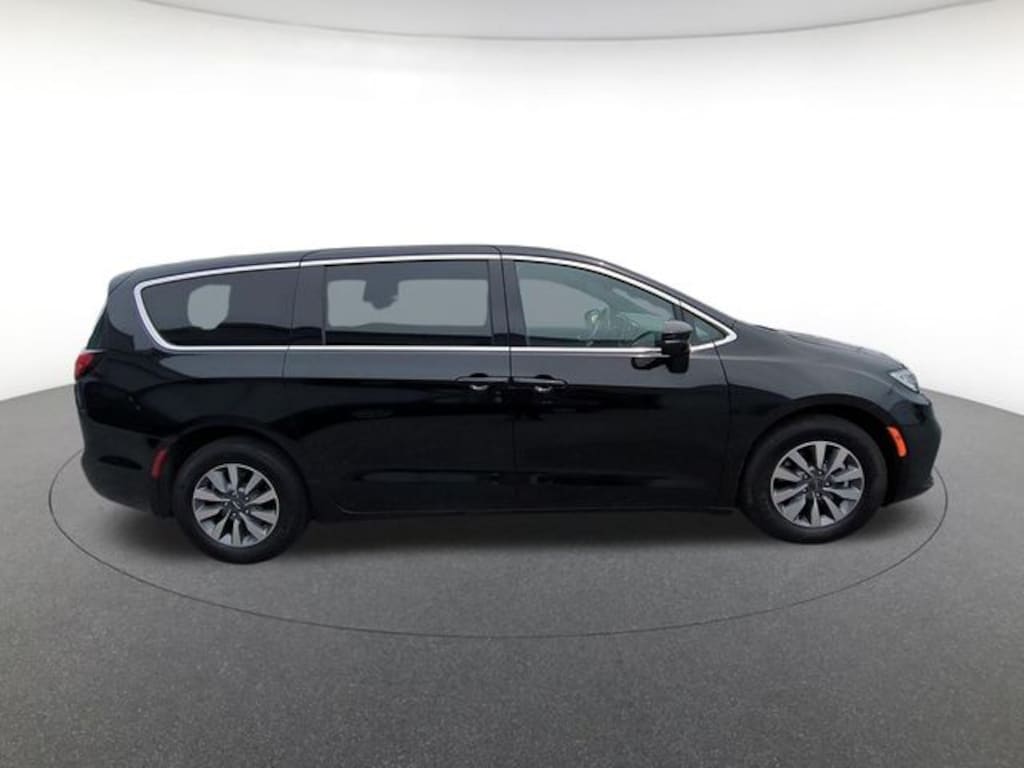 Used 2025 Chrysler Pacifica Hybrid Select Minivan/Van