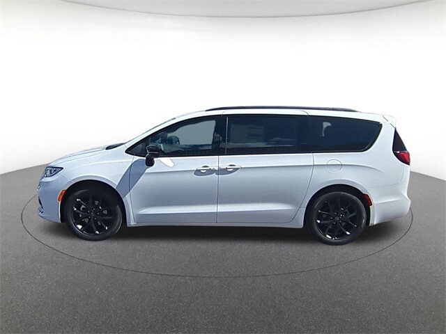 2026 Chrysler Pacifica Limited photo 2