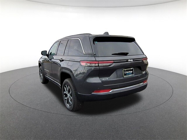 2025 Jeep Grand Cherokee Limited photo 3
