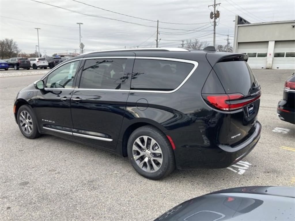 New 2024 Chrysler Pacifica PlugIn Hybrid PINNACLE For Sale in