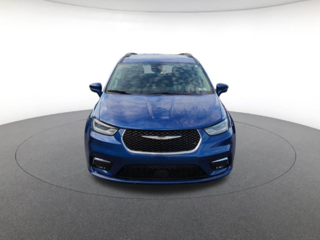Used 2021 Chrysler Pacifica Touring Minivan/Van