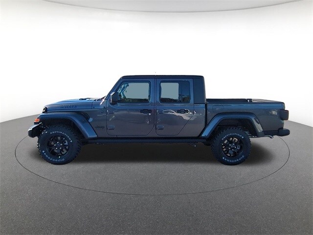 2025 Jeep Gladiator Sport photo 2
