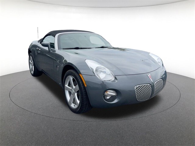 2008 Pontiac Solstice Base Convertible photo 2