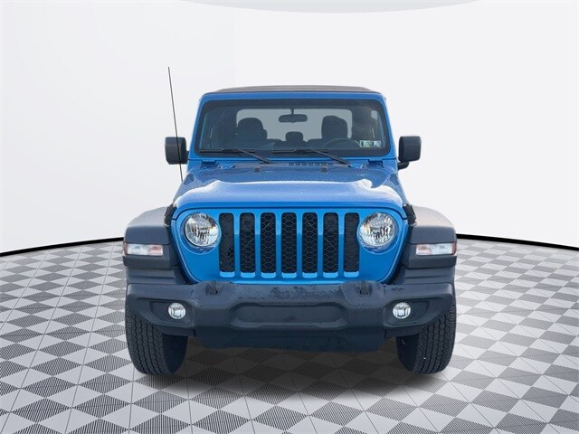2021 Jeep Gladiator Sport photo 2