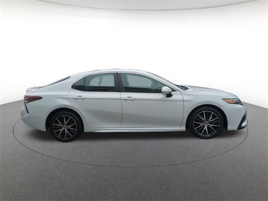 Used 2023 Toyota Camry SE Sedan