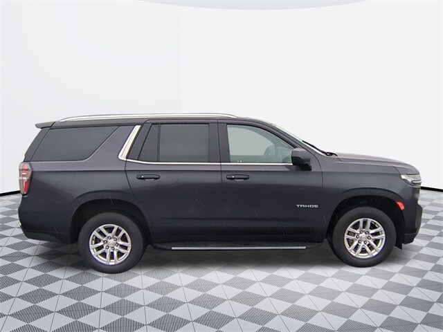 2022 Chevrolet Tahoe LT photo 2
