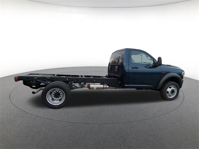 2024 Ram 5500 Tradesman SLT photo 4
