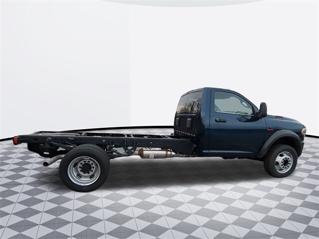 2024 Ram 5500 Tradesman SLT photo 4