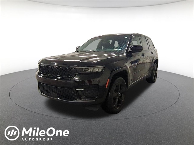 2023 Jeep Grand Cherokee Altitude's photo