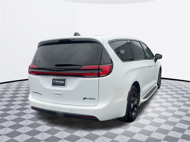 2023 Chrysler Pacifica Hybrid Touring L photo 4