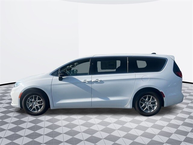 2025 Chrysler Pacifica photo 2