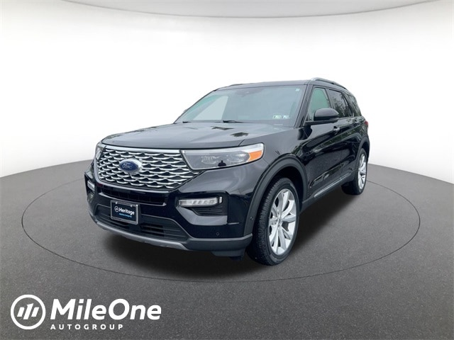 2022 Ford Explorer Platinum's photo