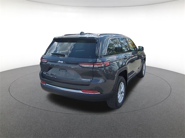 2025 Jeep Grand Cherokee Laredo Sport photo 3